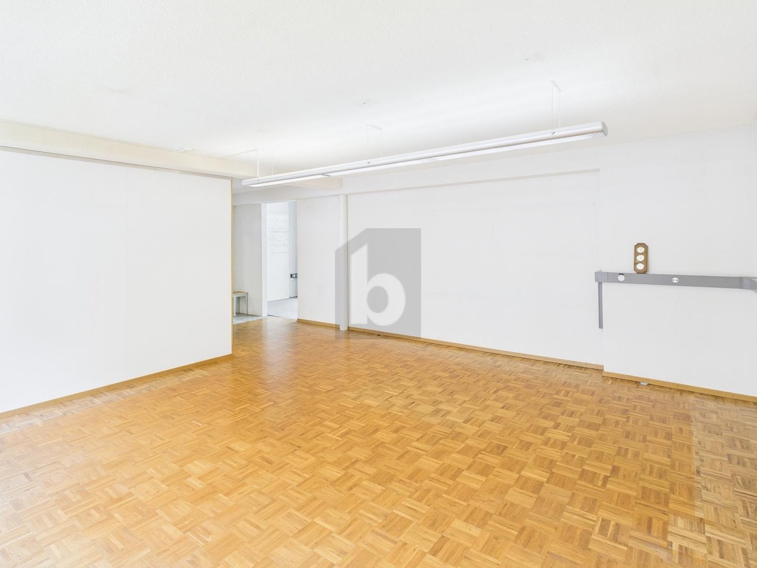 150m² shop, Foto 4 von 4