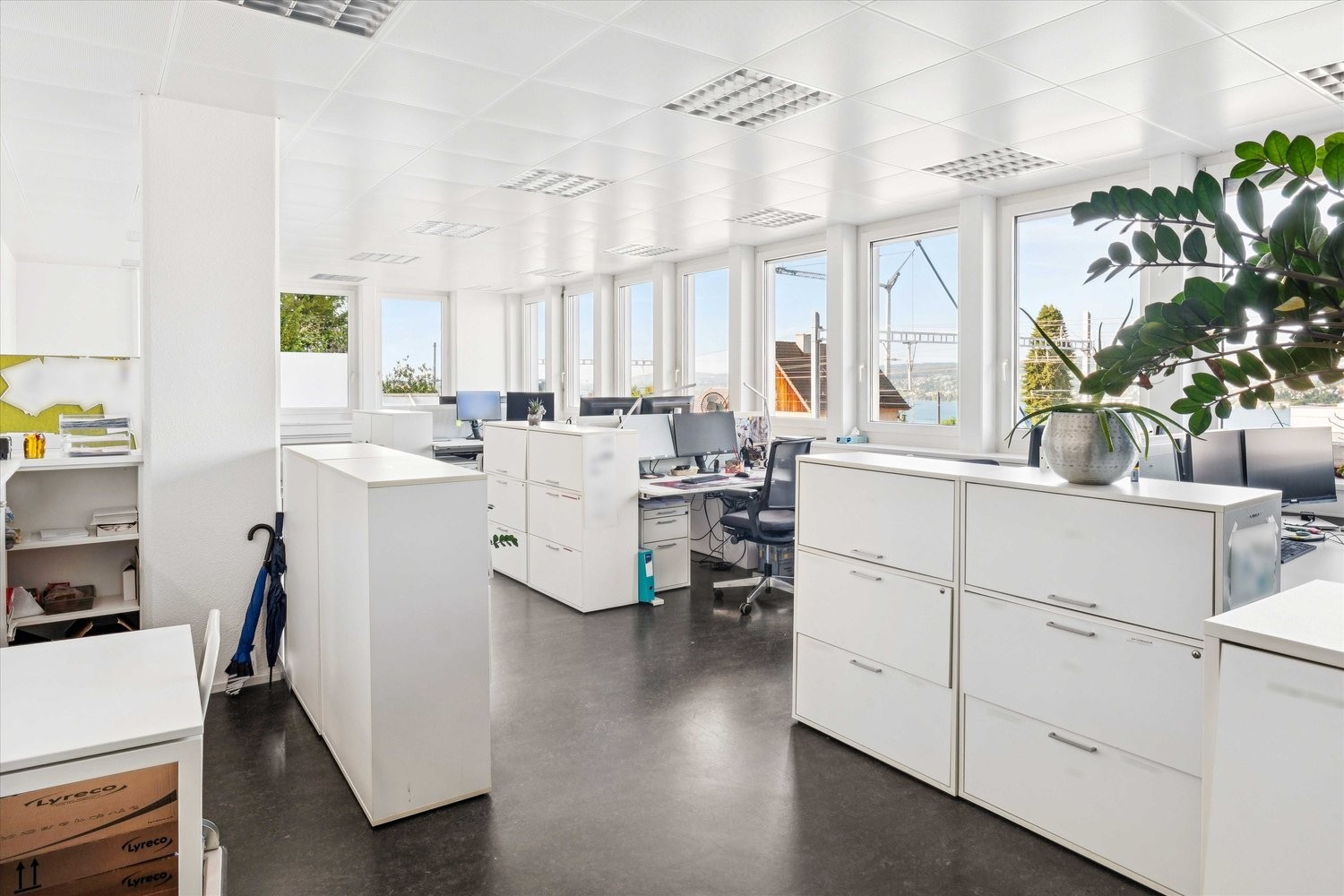 373m² ufficio, foto 7 di 8