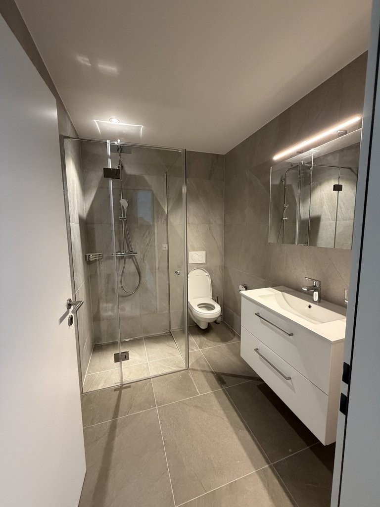 93m² commercial
