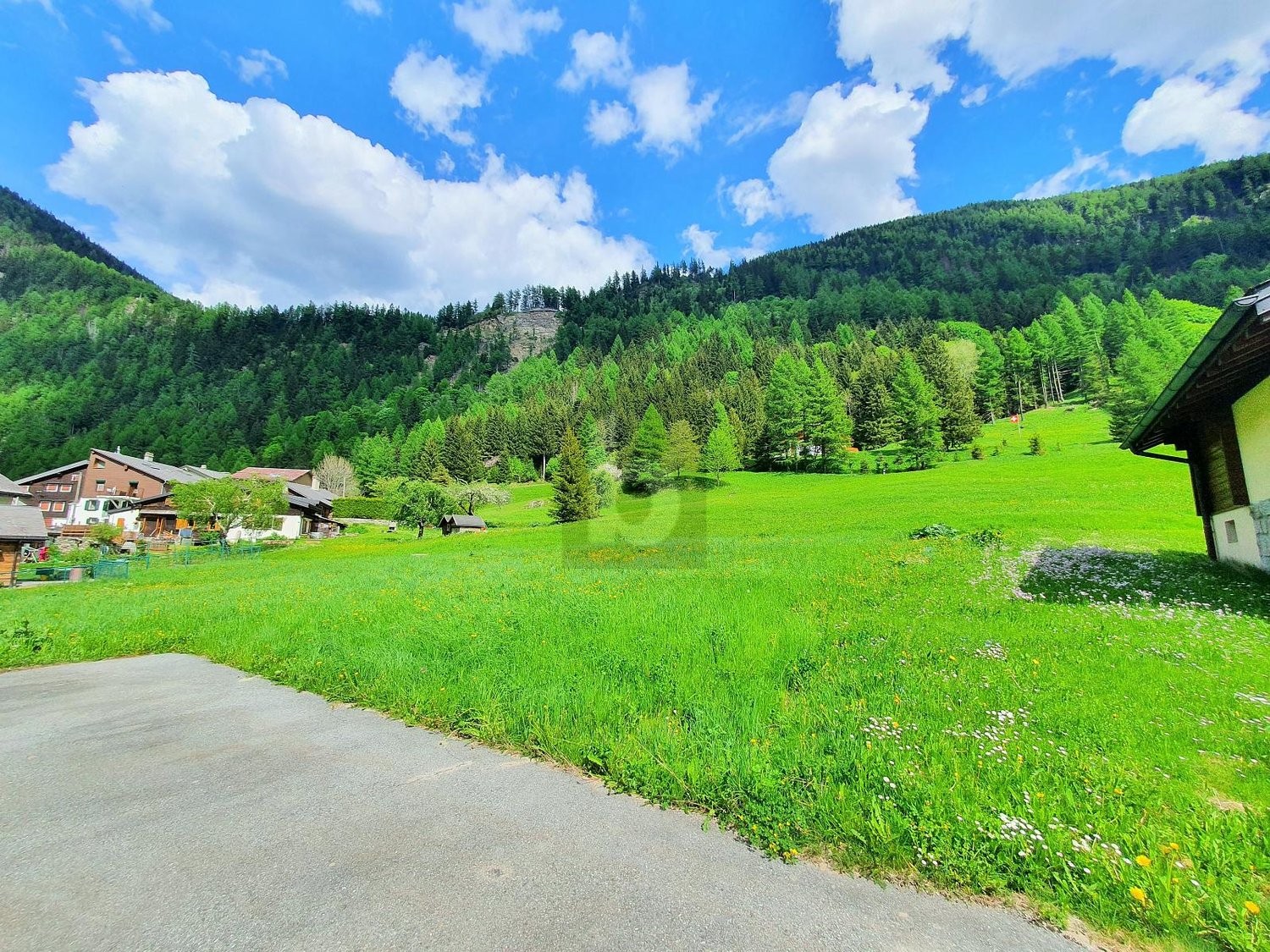 970m² Baugrundstück