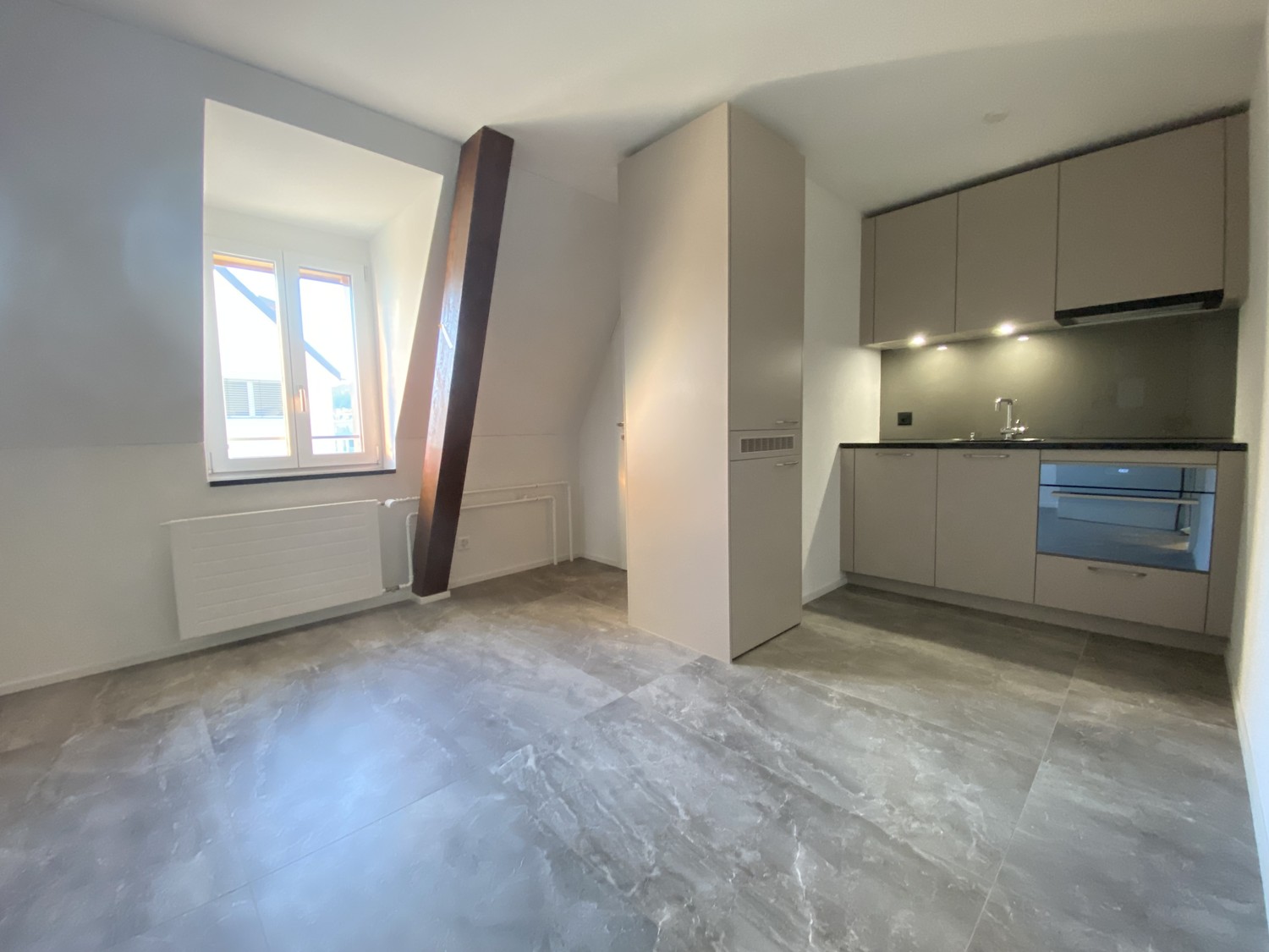 1 room apartment, Foto 1 von 3