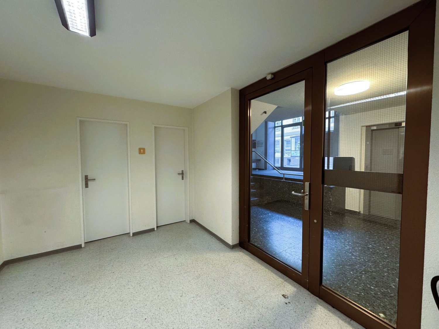 57m² commercial