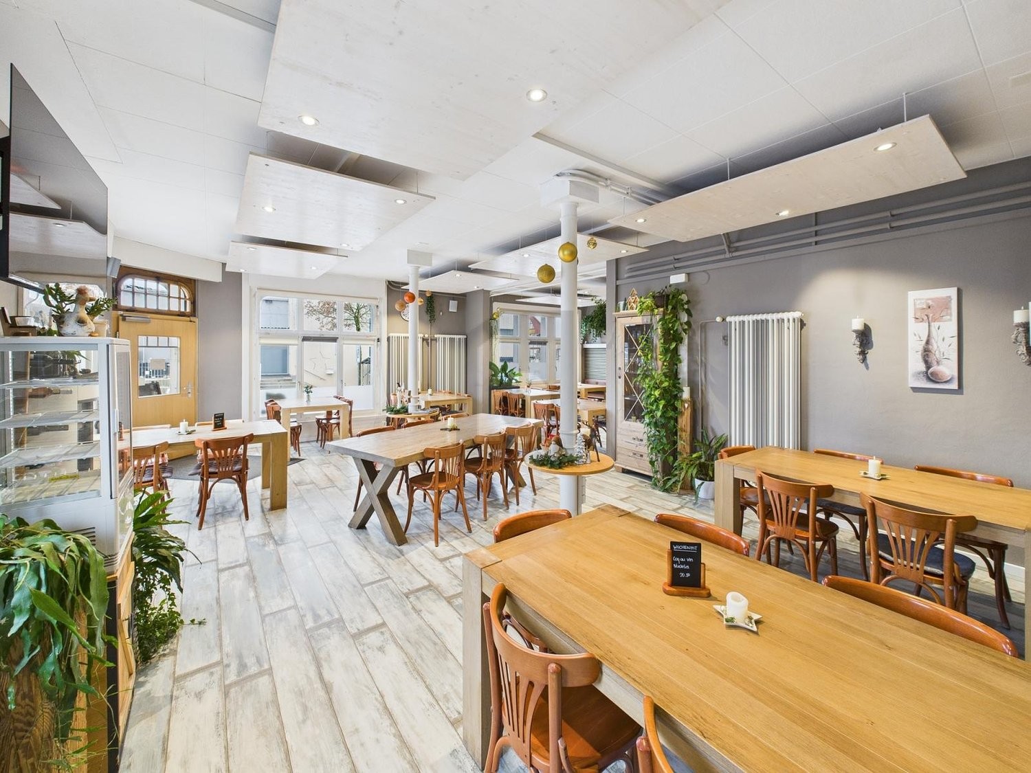 1061m² bâtiment résidentiel / commercial