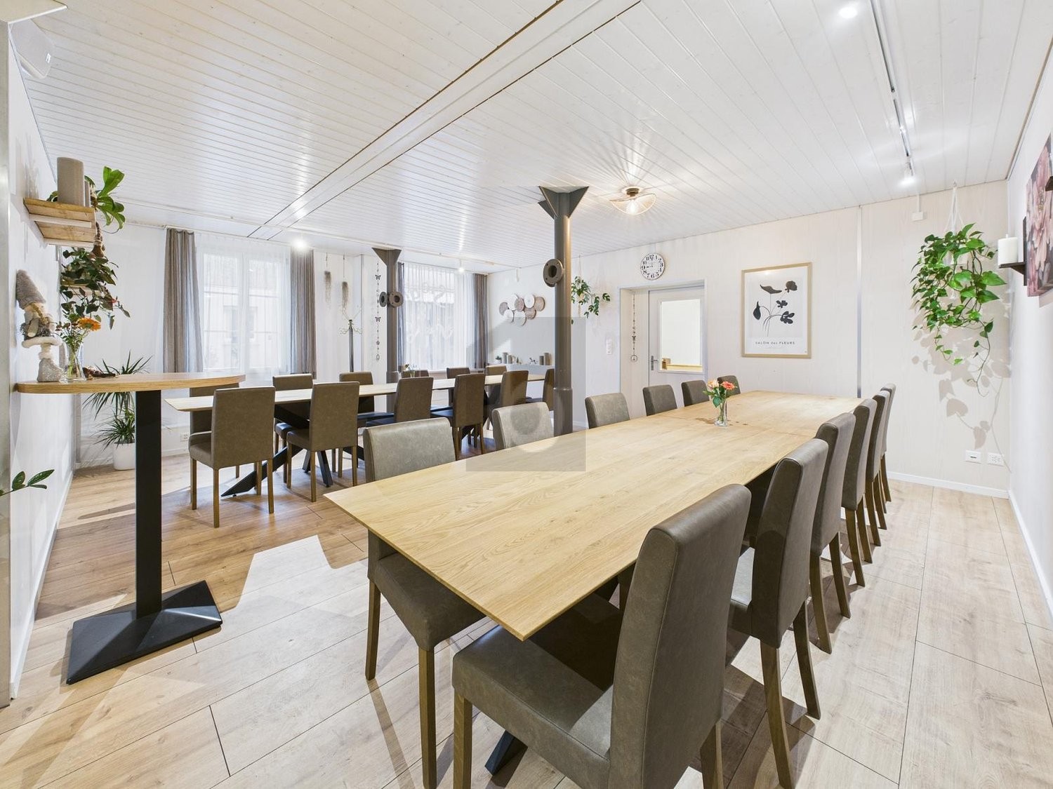 1061m² bâtiment résidentiel / commercial