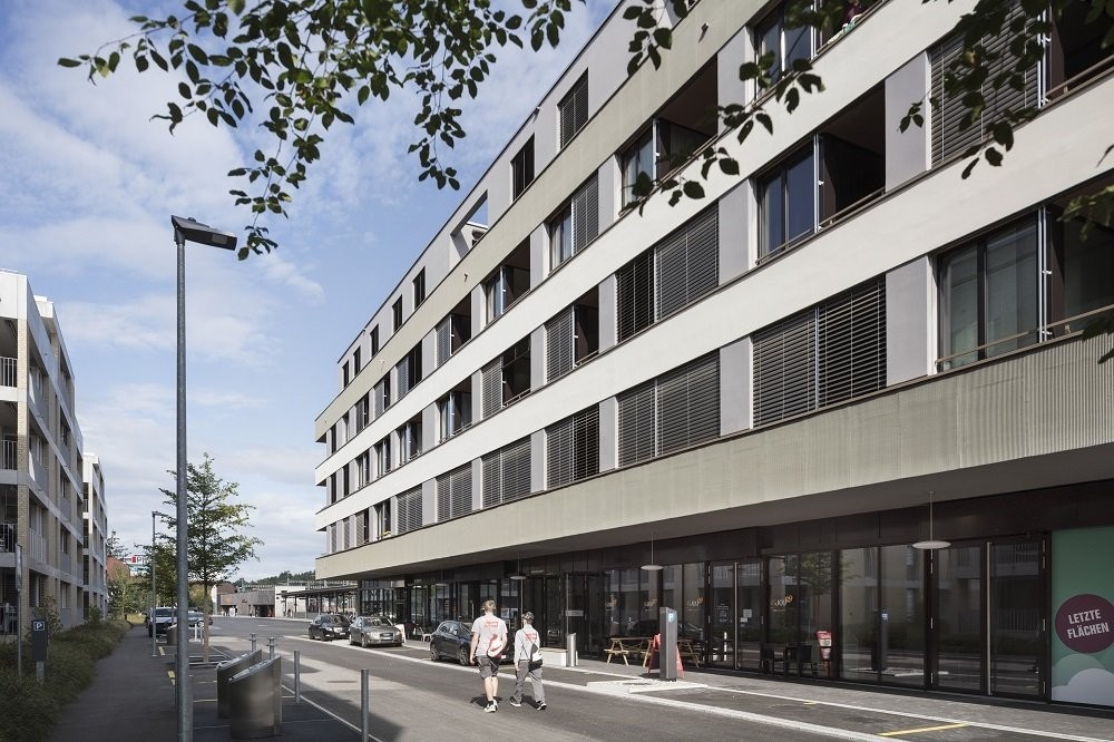 135m² commercial