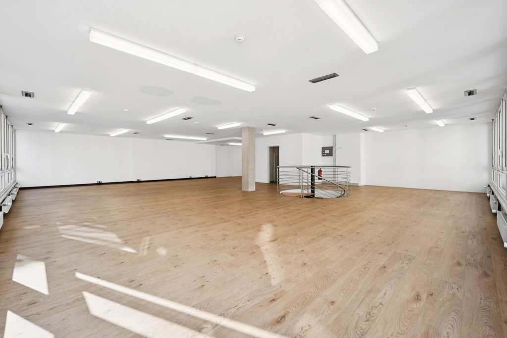 194m² Büro, Foto 3 von 10