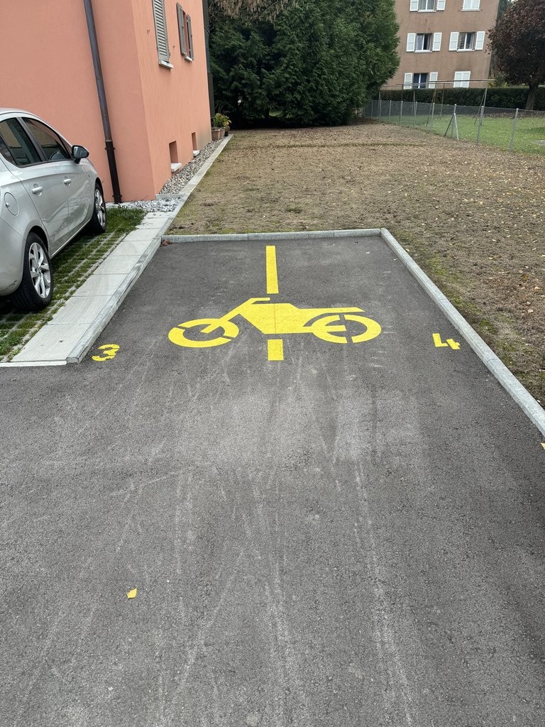 Überdachte Veloparkplätze