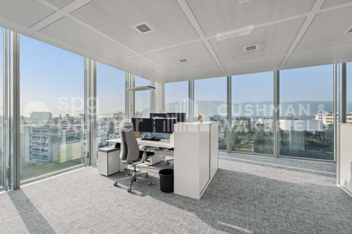 319m² office