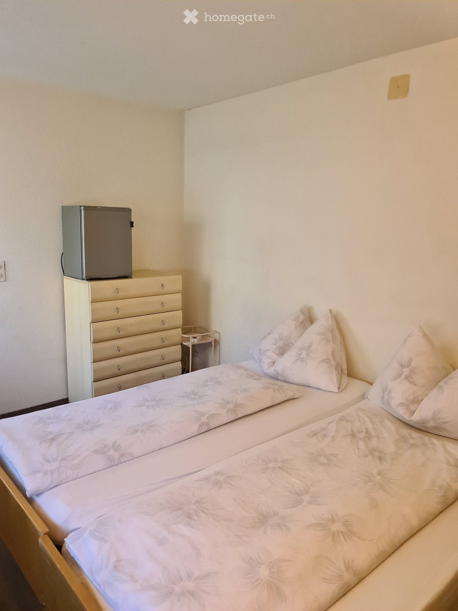 1 room single room, Foto 1 von 2
