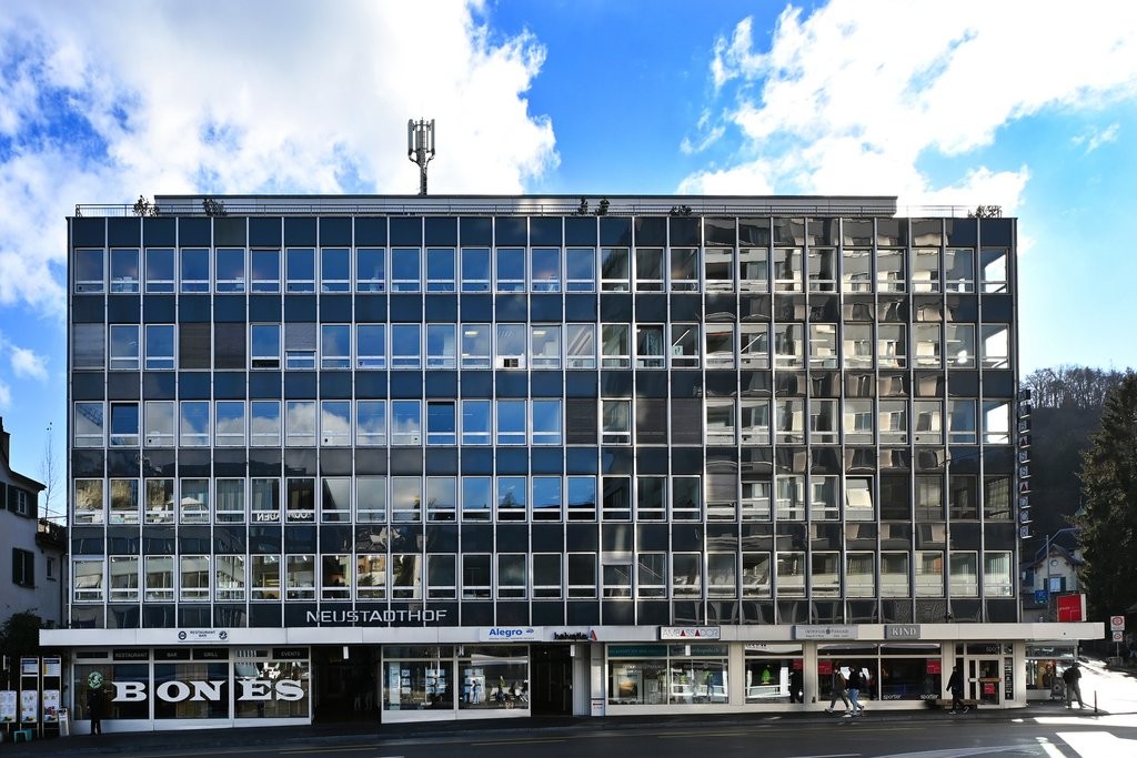 65m² office