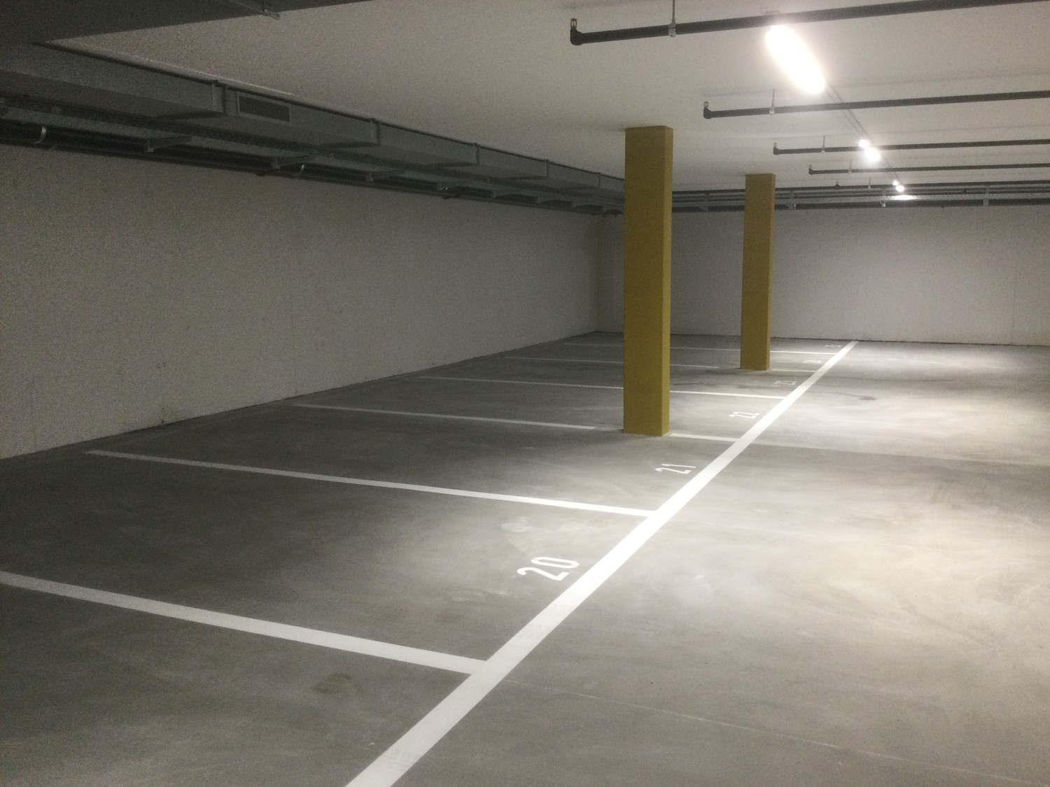 Underground slot, Foto 1 von 2