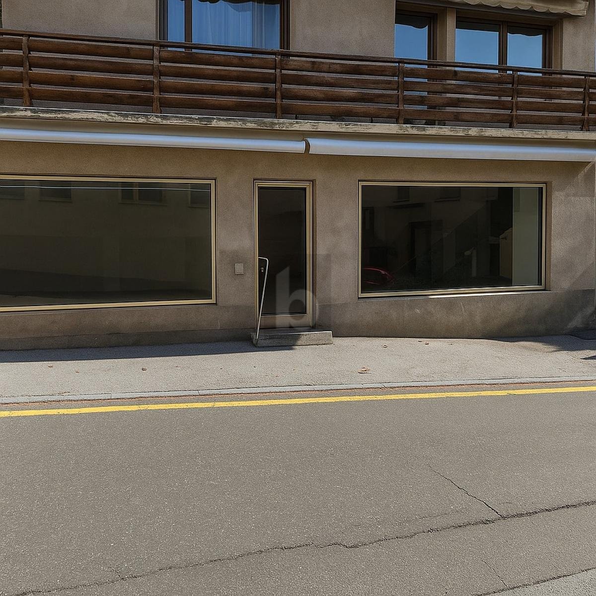 190m² shop