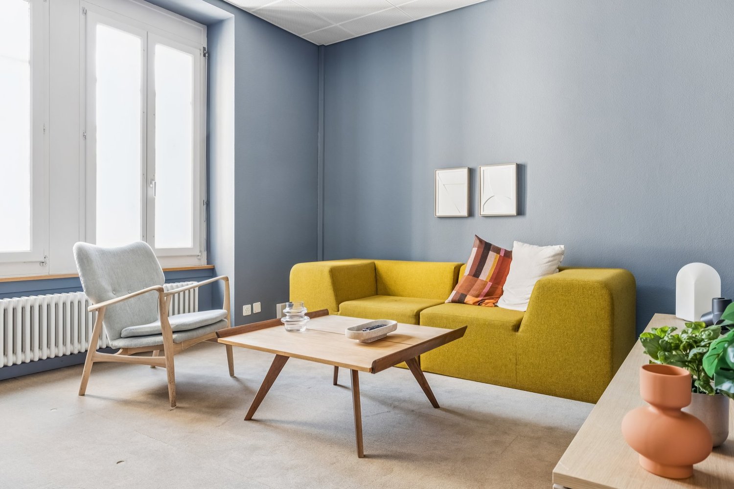 260m² office