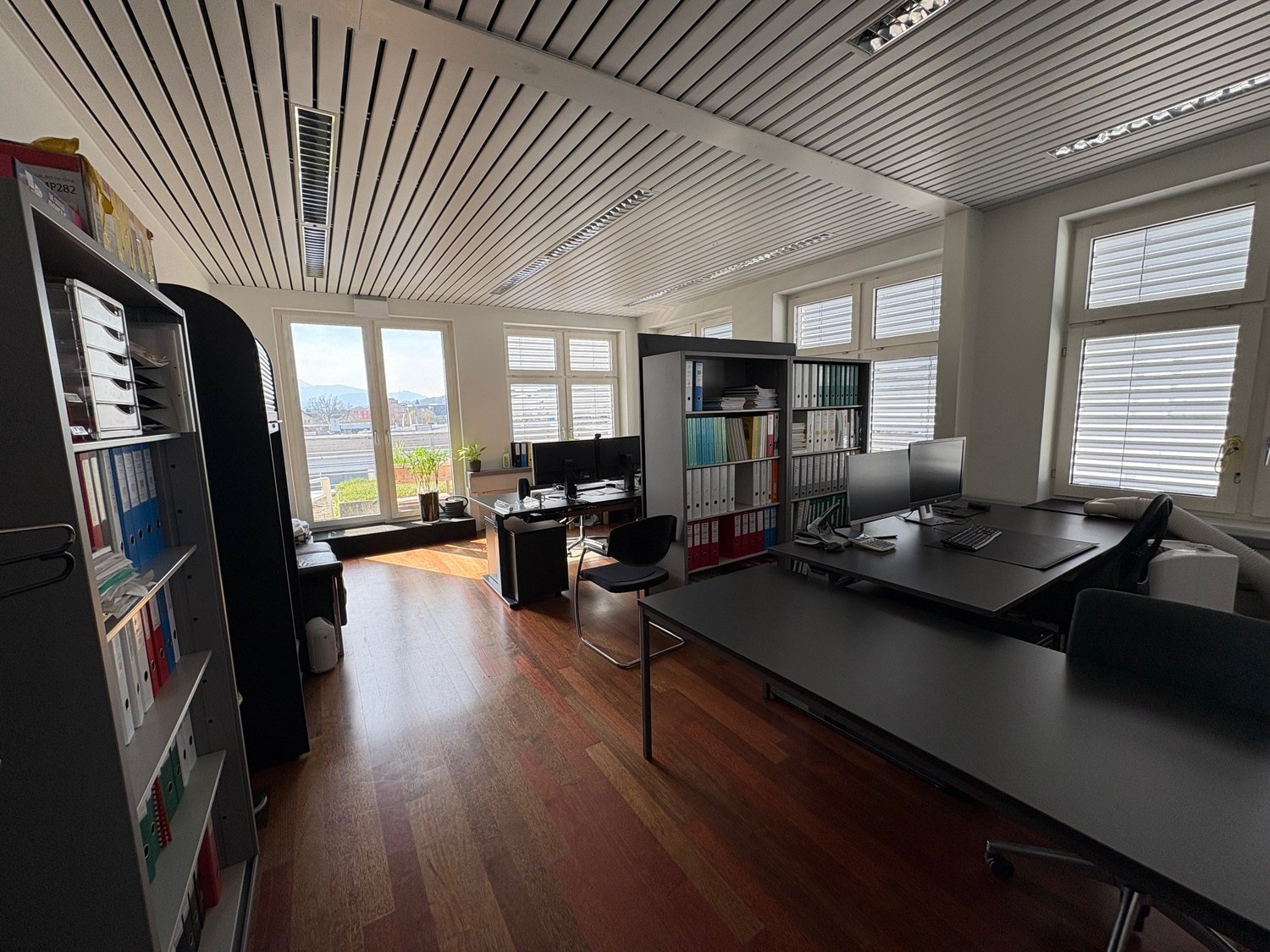 232m² ufficio, foto 1 di 10