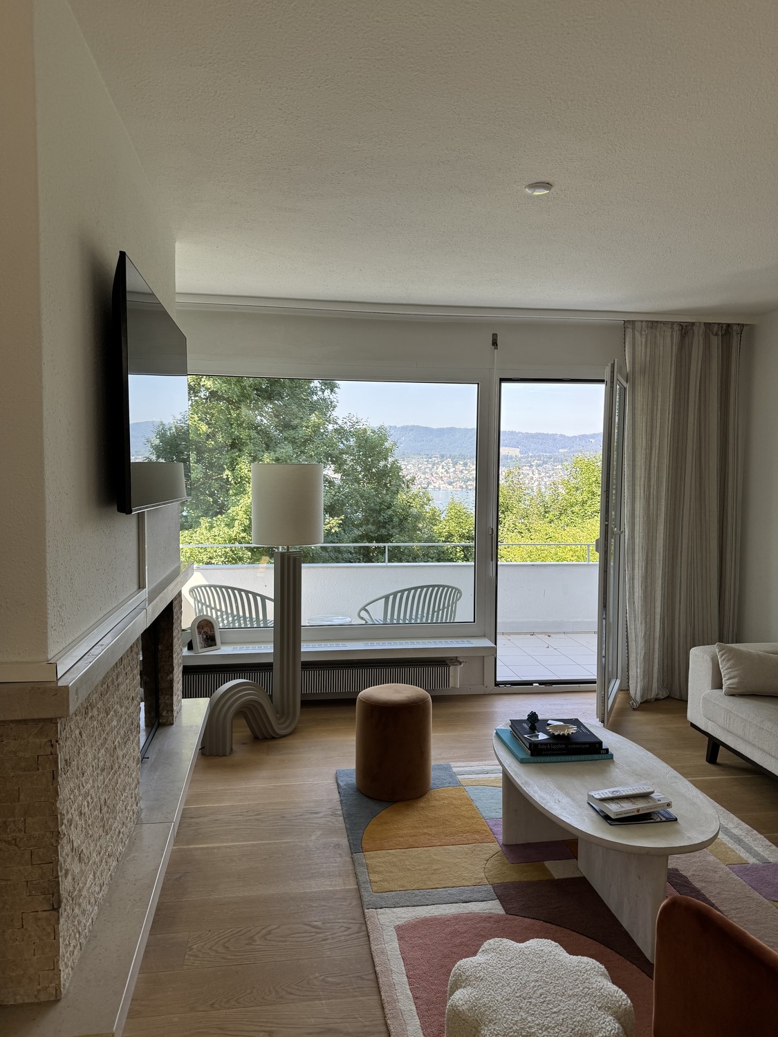4 rooms apartment, photo 1 of 10