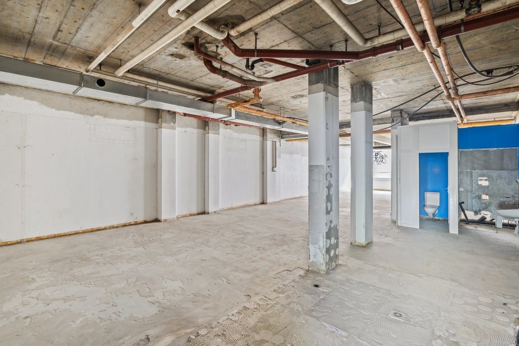 146m² shop, photo 6 of 10