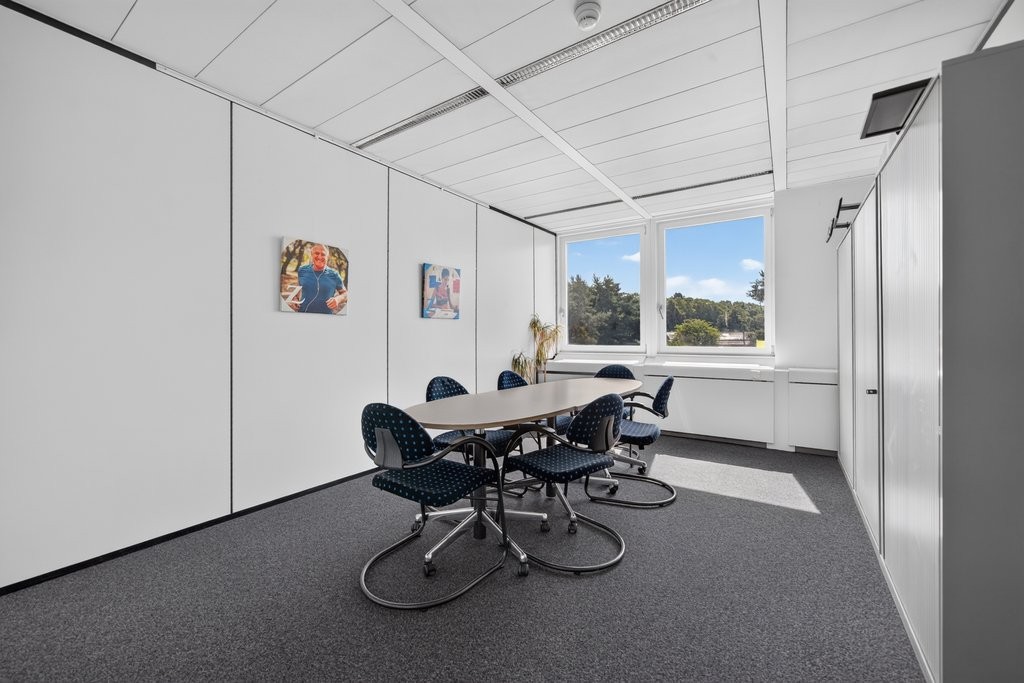 352m² Büro, Foto 6 von 9