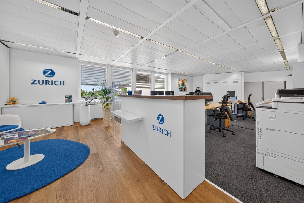 352m² Büro, Foto 1 von 9