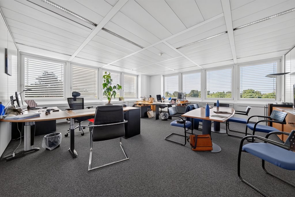 352m² Büro, Foto 4 von 9
