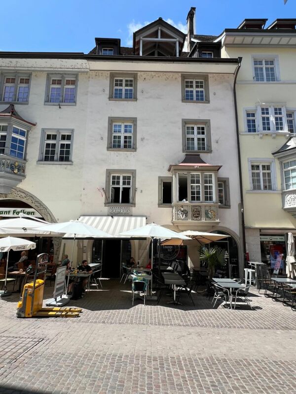 60m² office