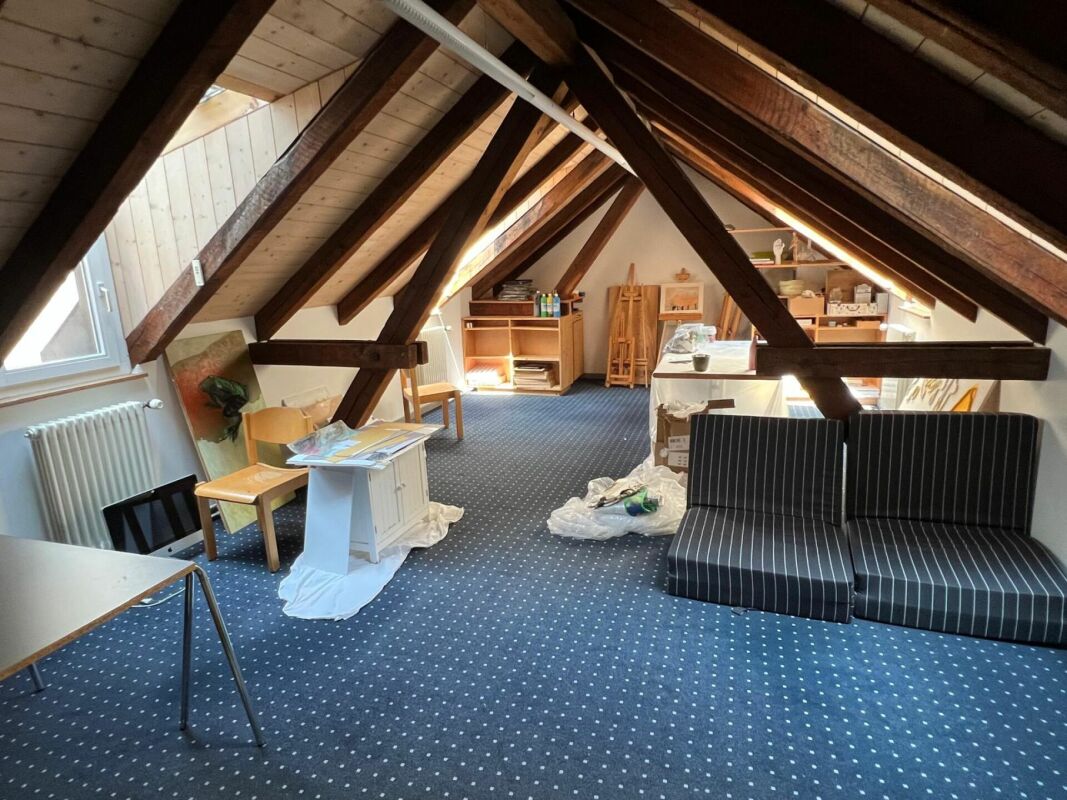 60m² office
