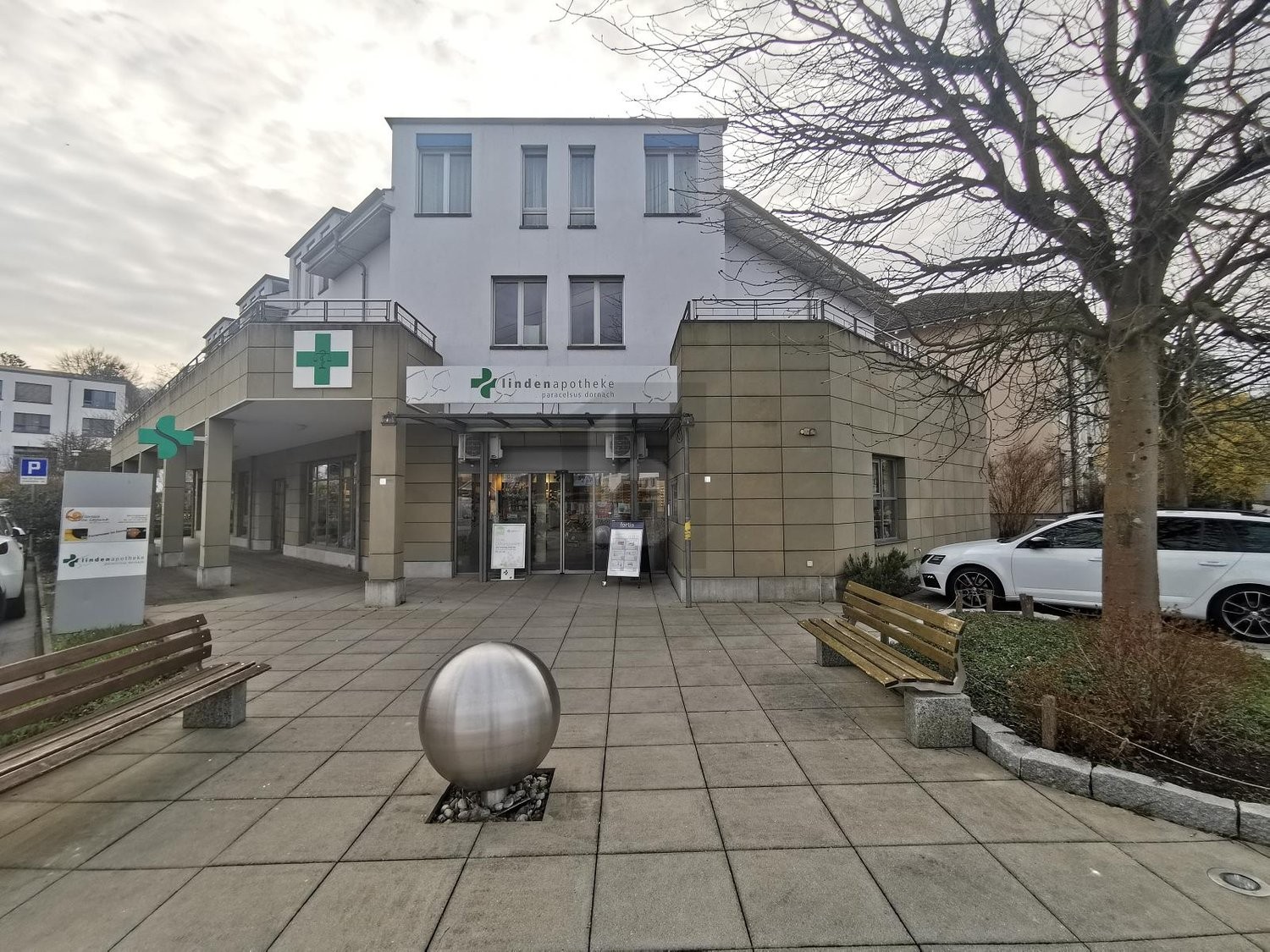 1050m² living / commercial building