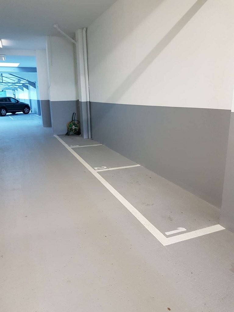 Überdachter Veloparkplatz, Foto 3 von 3