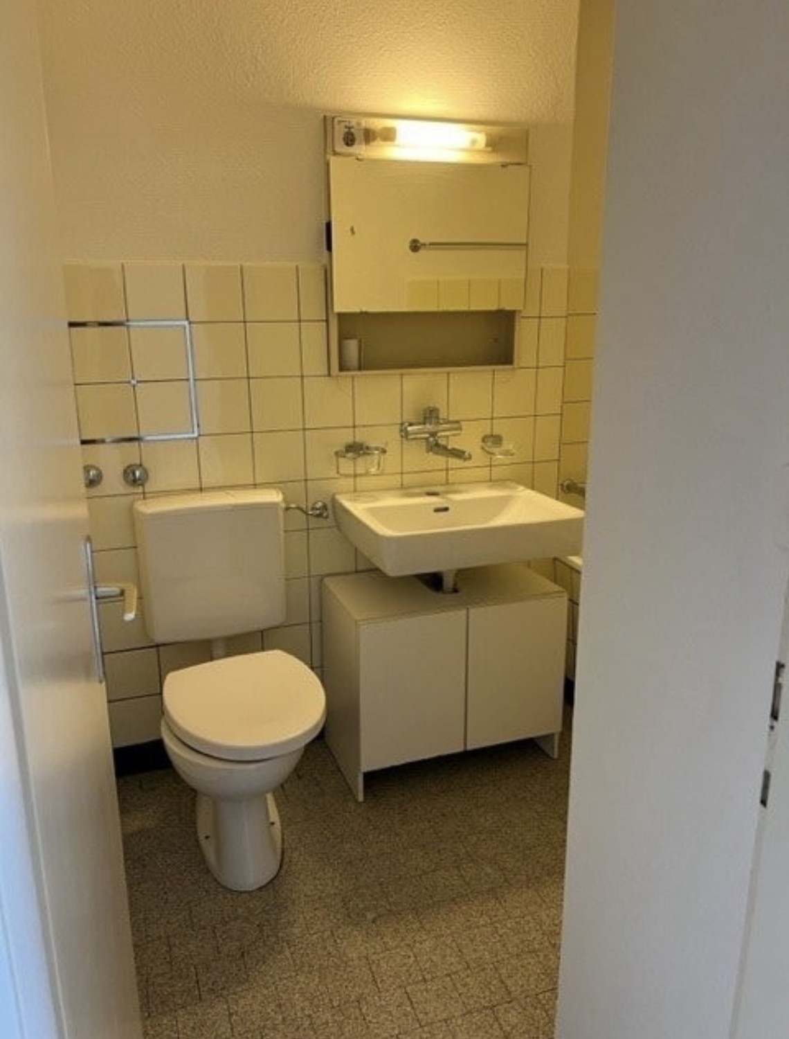 1 room apartment, Foto 2 von 4