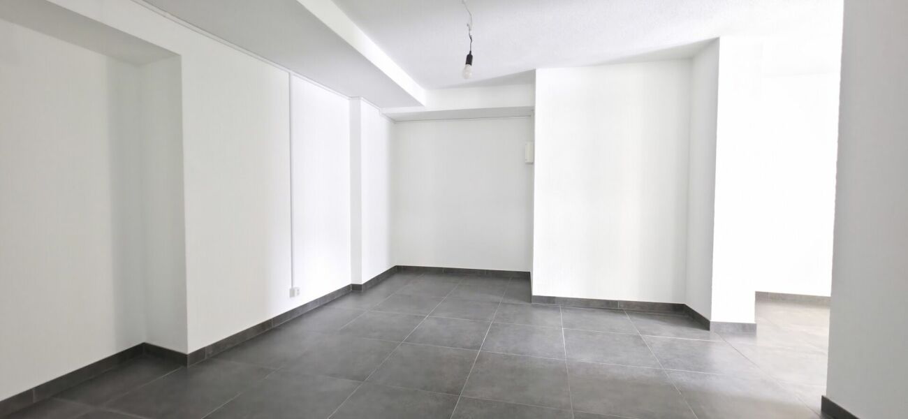 45m² commercial