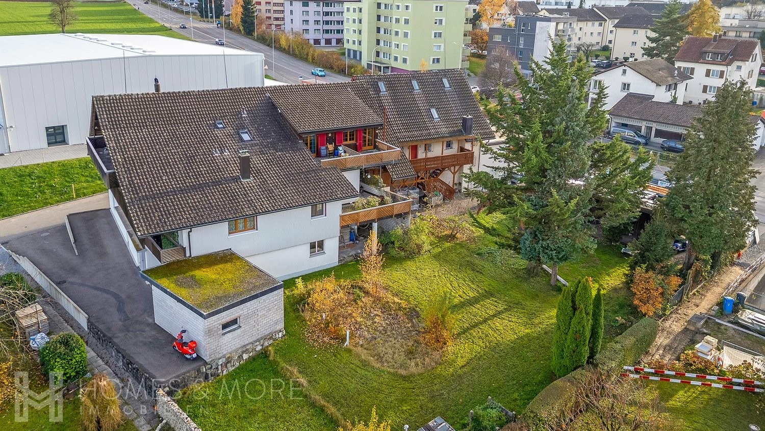 12 ½ rooms single house