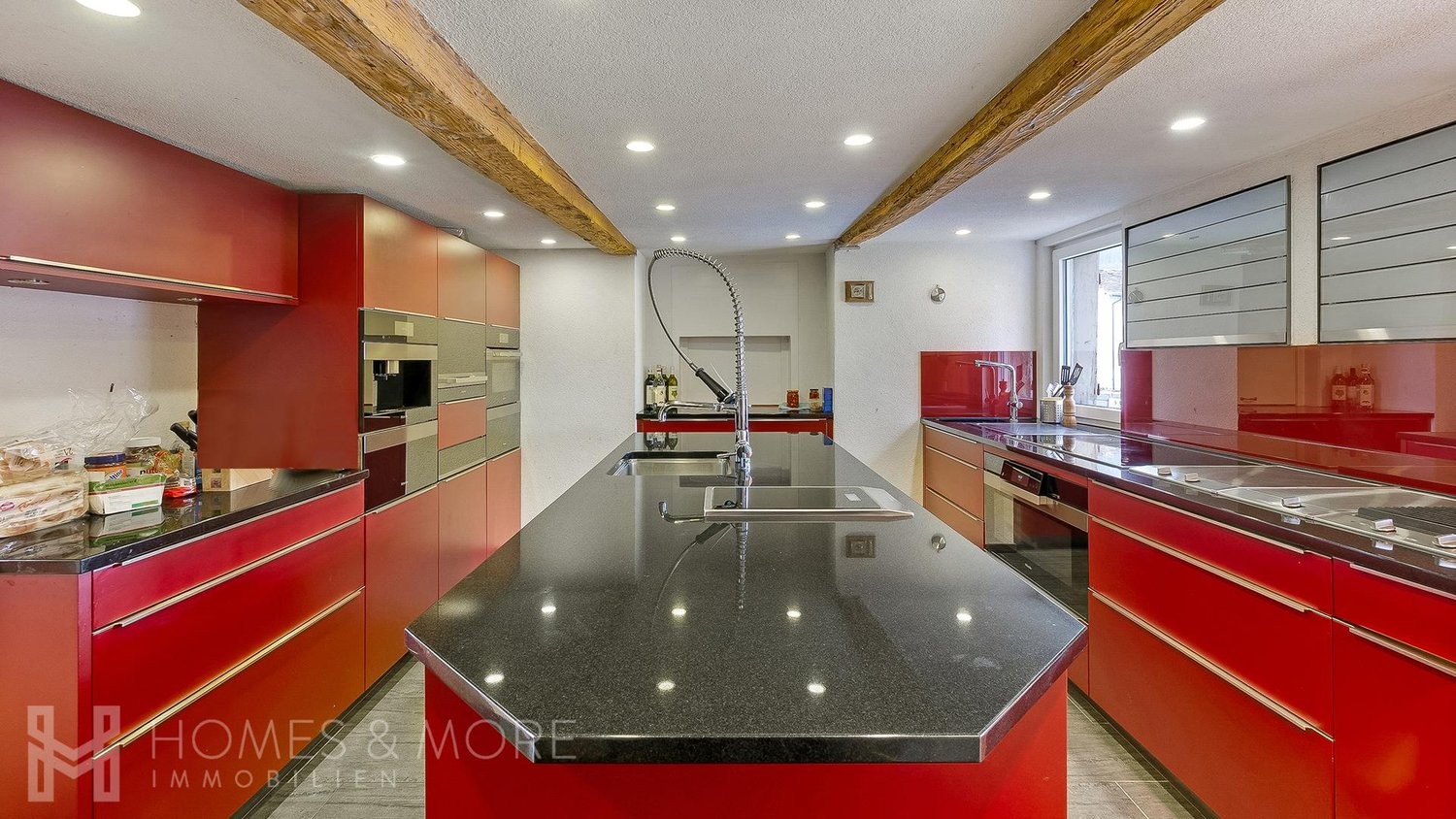 12 ½ rooms single house