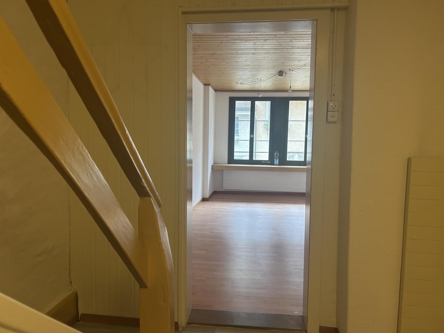5 rooms apartment