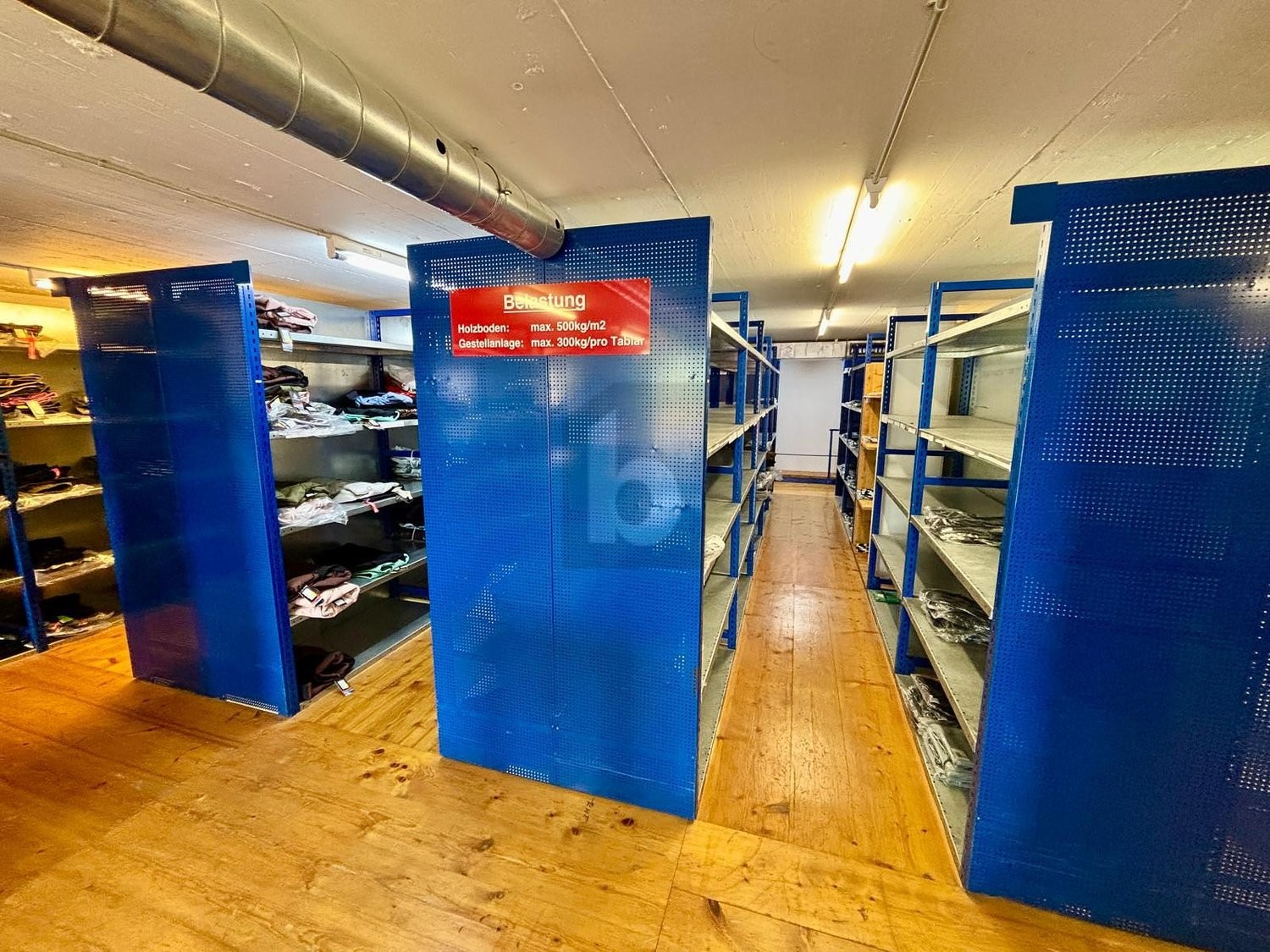 1080m² storage room, Foto 2 von 4