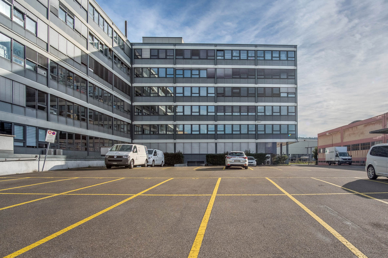 210m² office