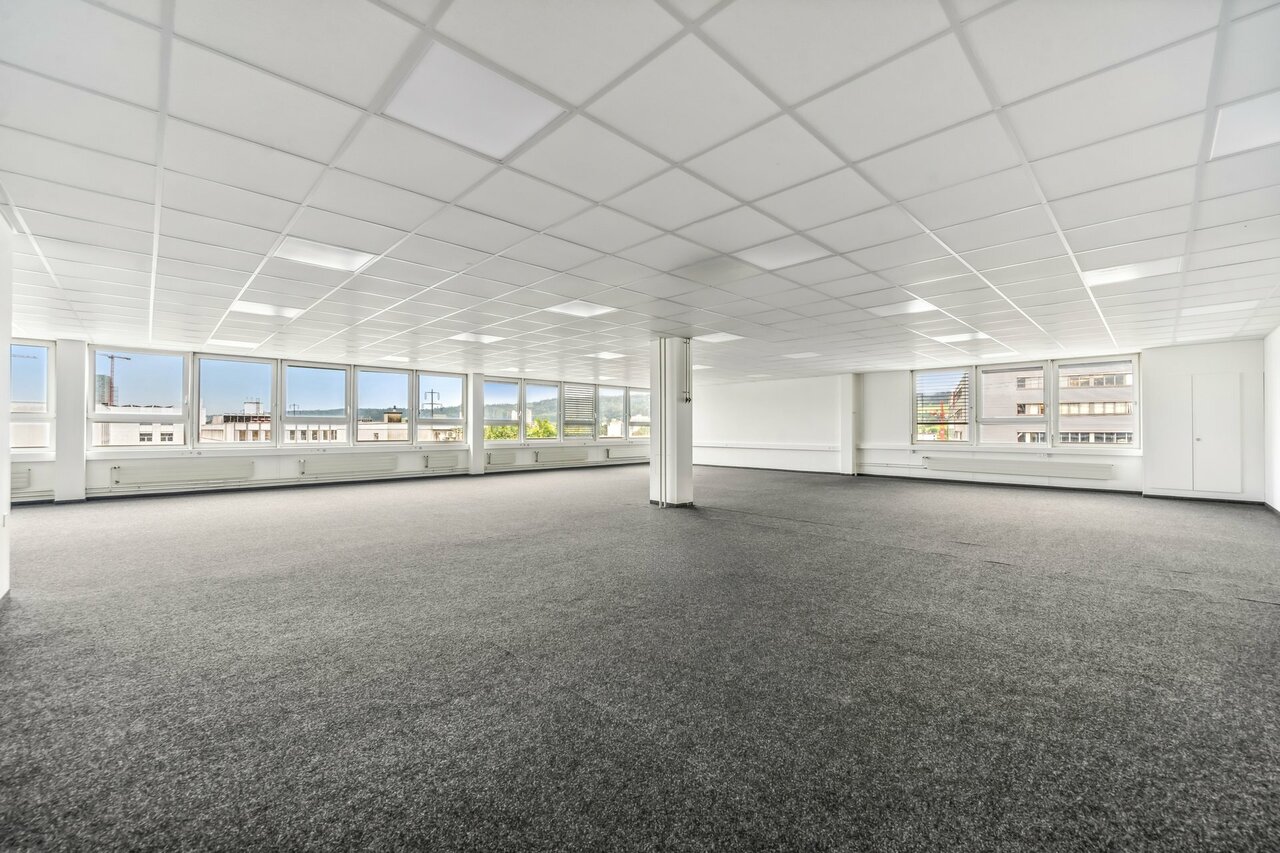 210m² office