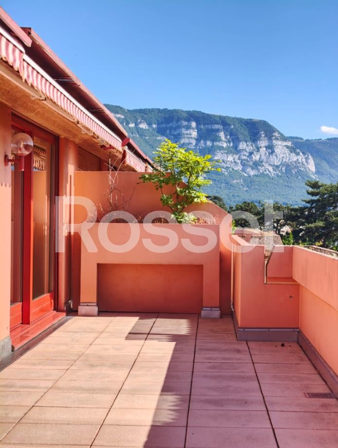 8 rooms apartment