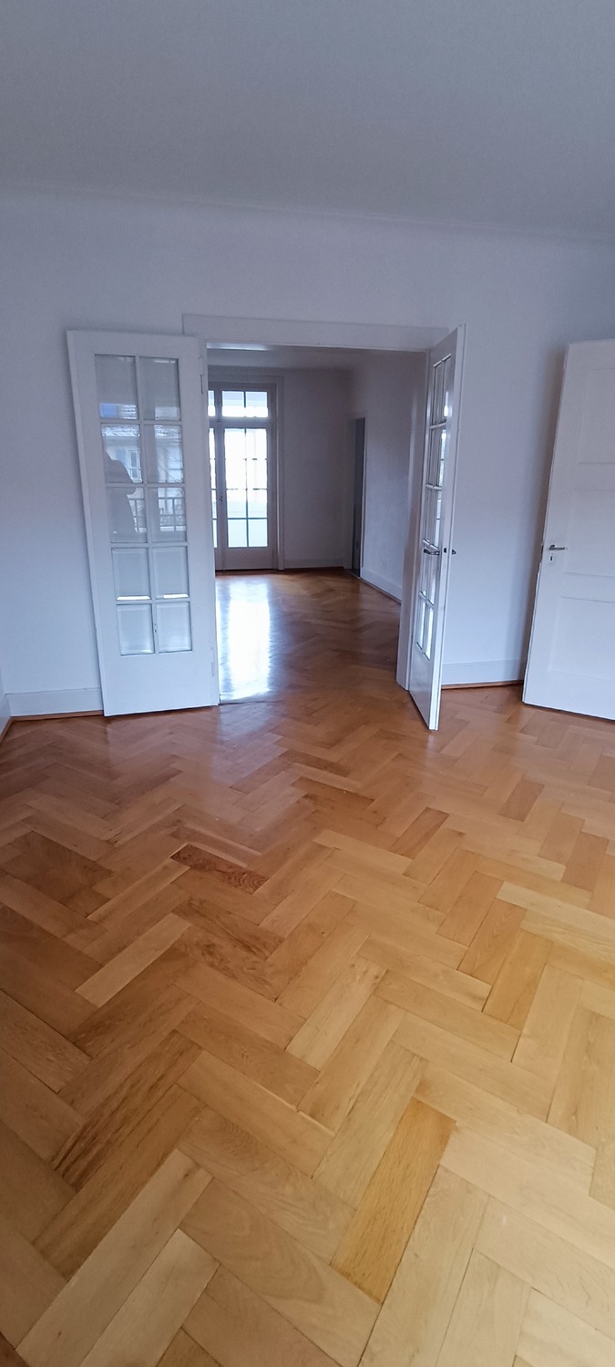 5 rooms apartment