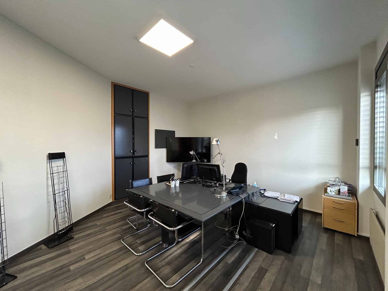 55m² office