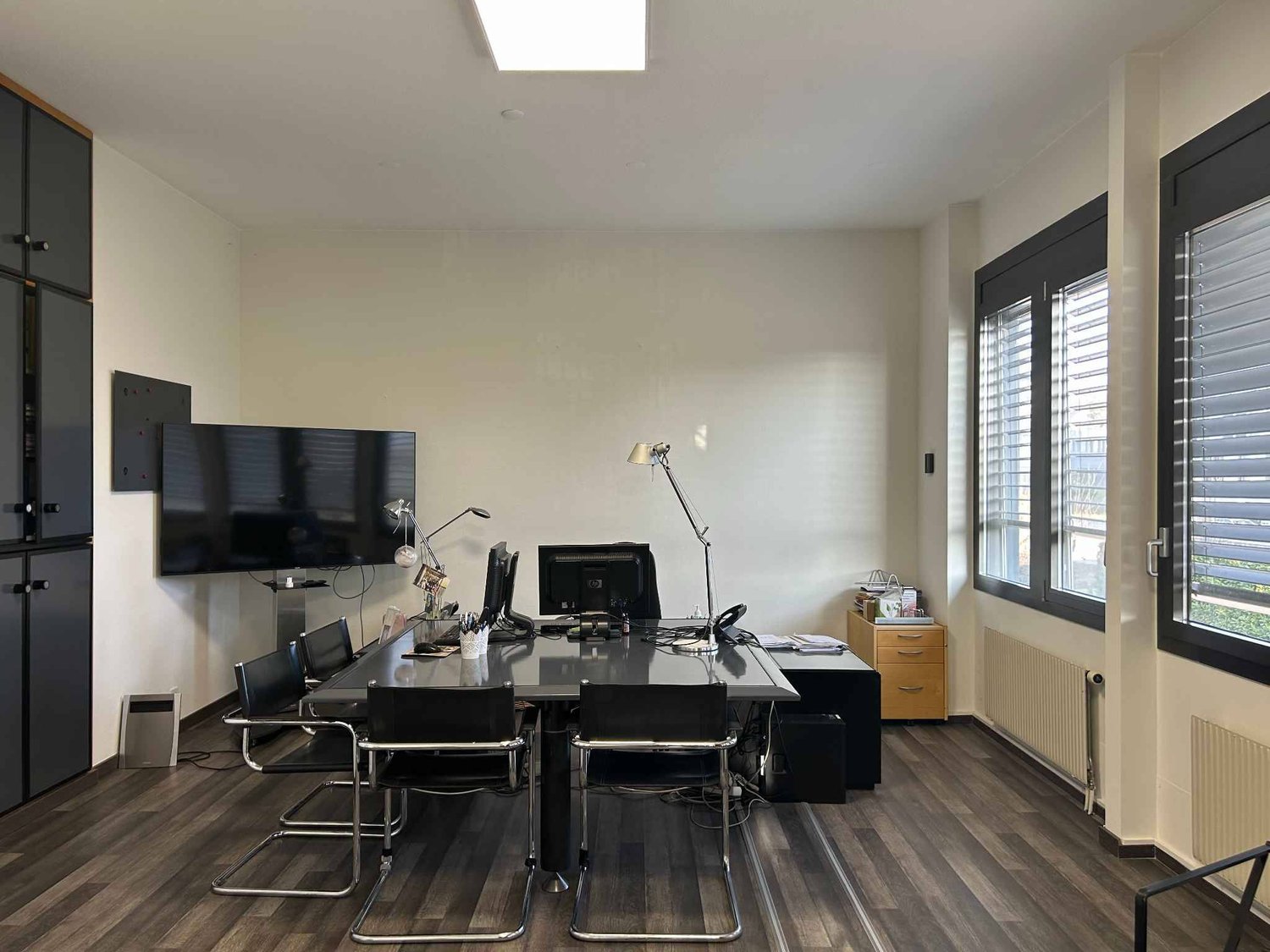 55m² office