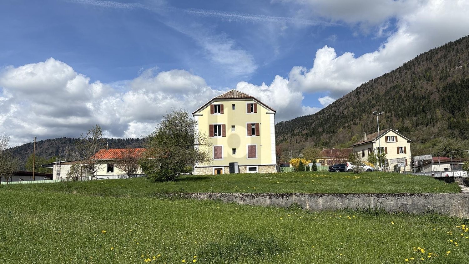 10 rooms single house, Foto 1 von 4