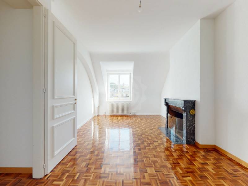 323m² office