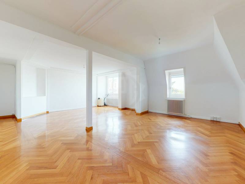 323m² office