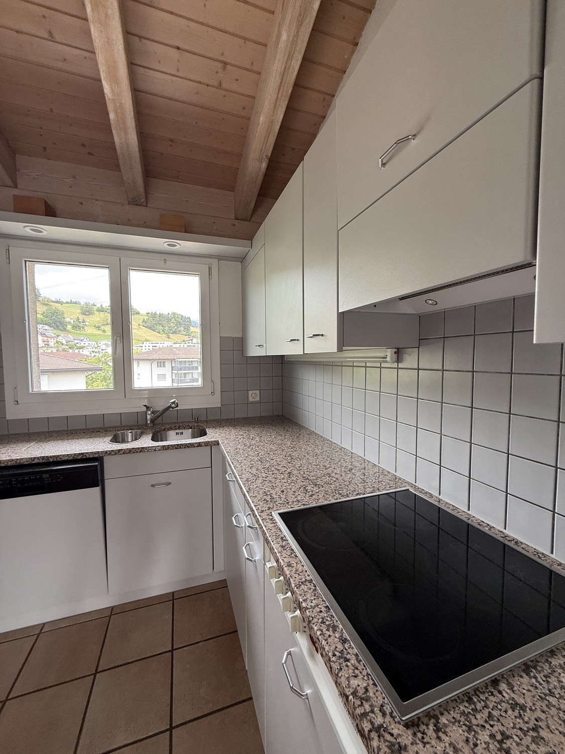 6 rooms apartment