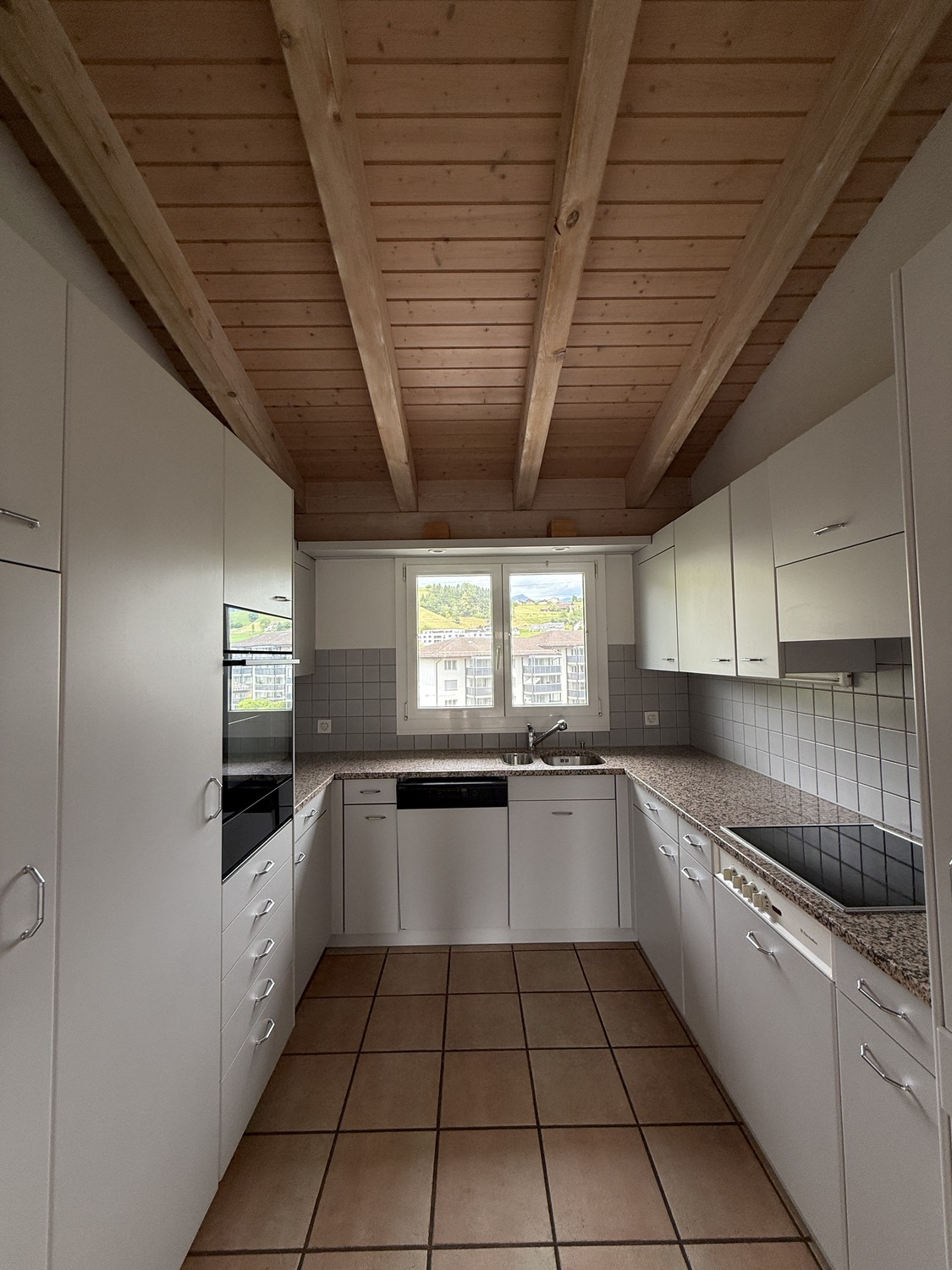 6 rooms apartment
