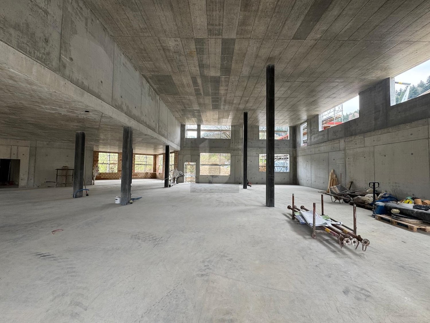 272m² industrial object