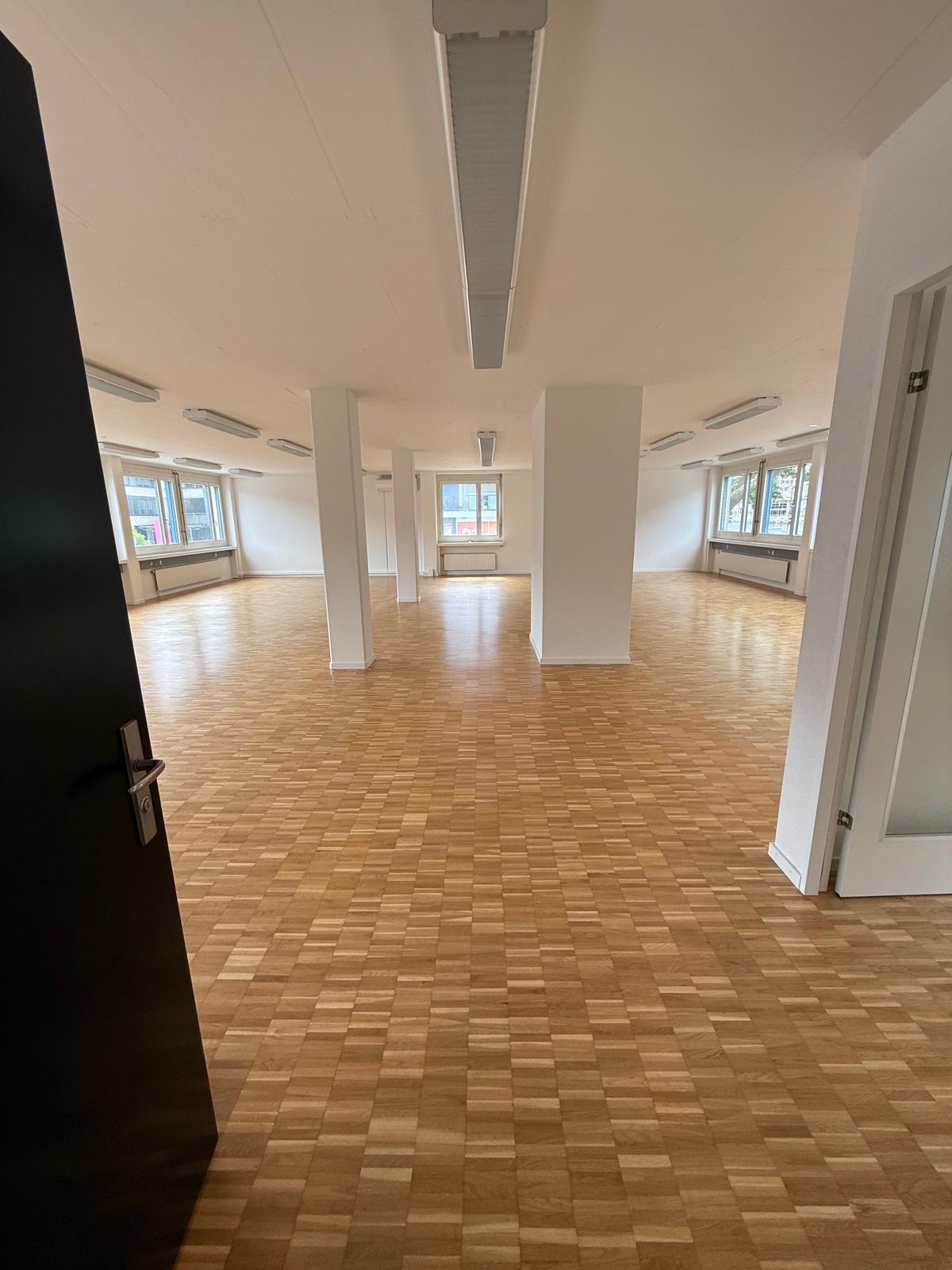 172m² office