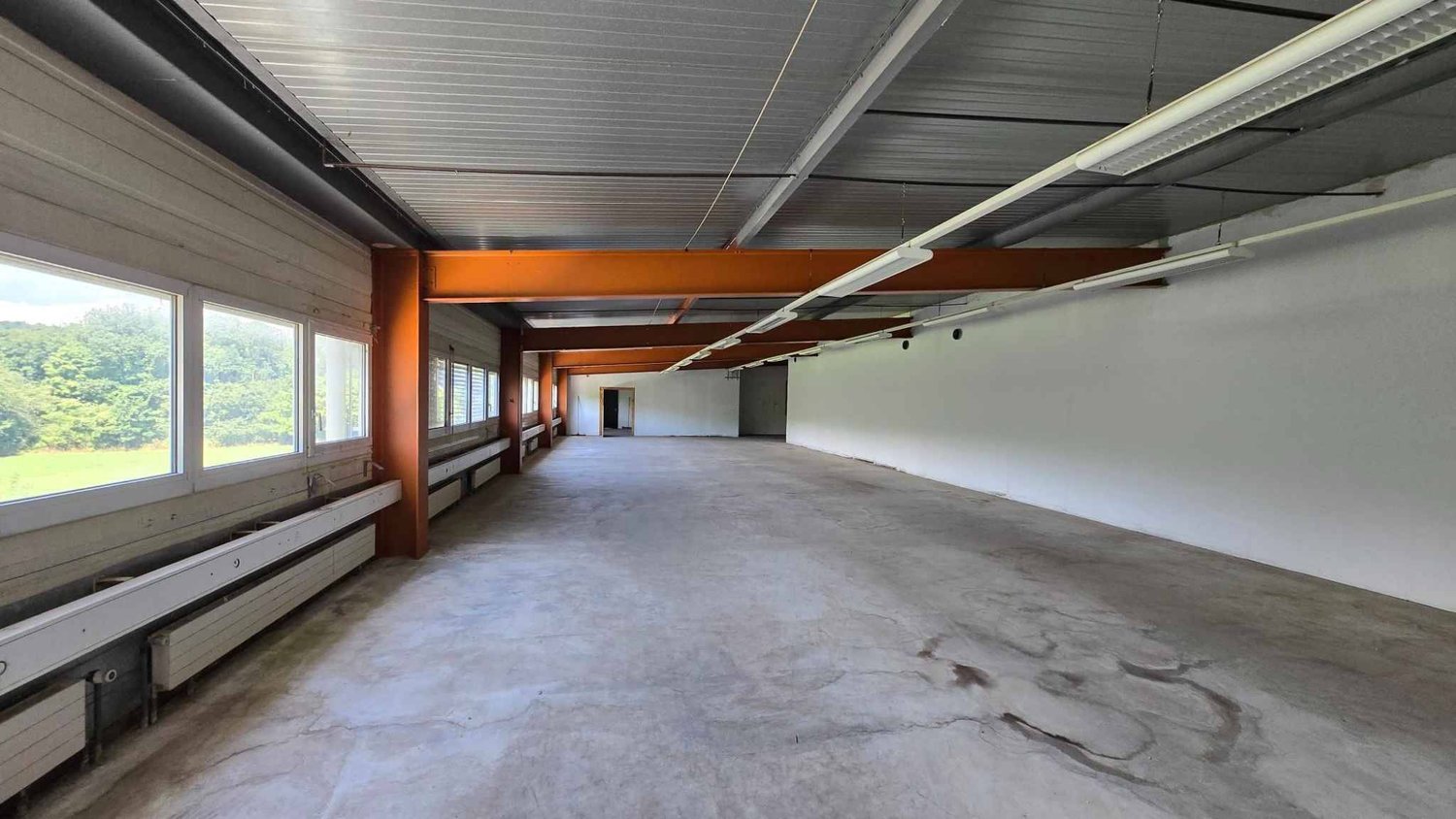 675m² commercial