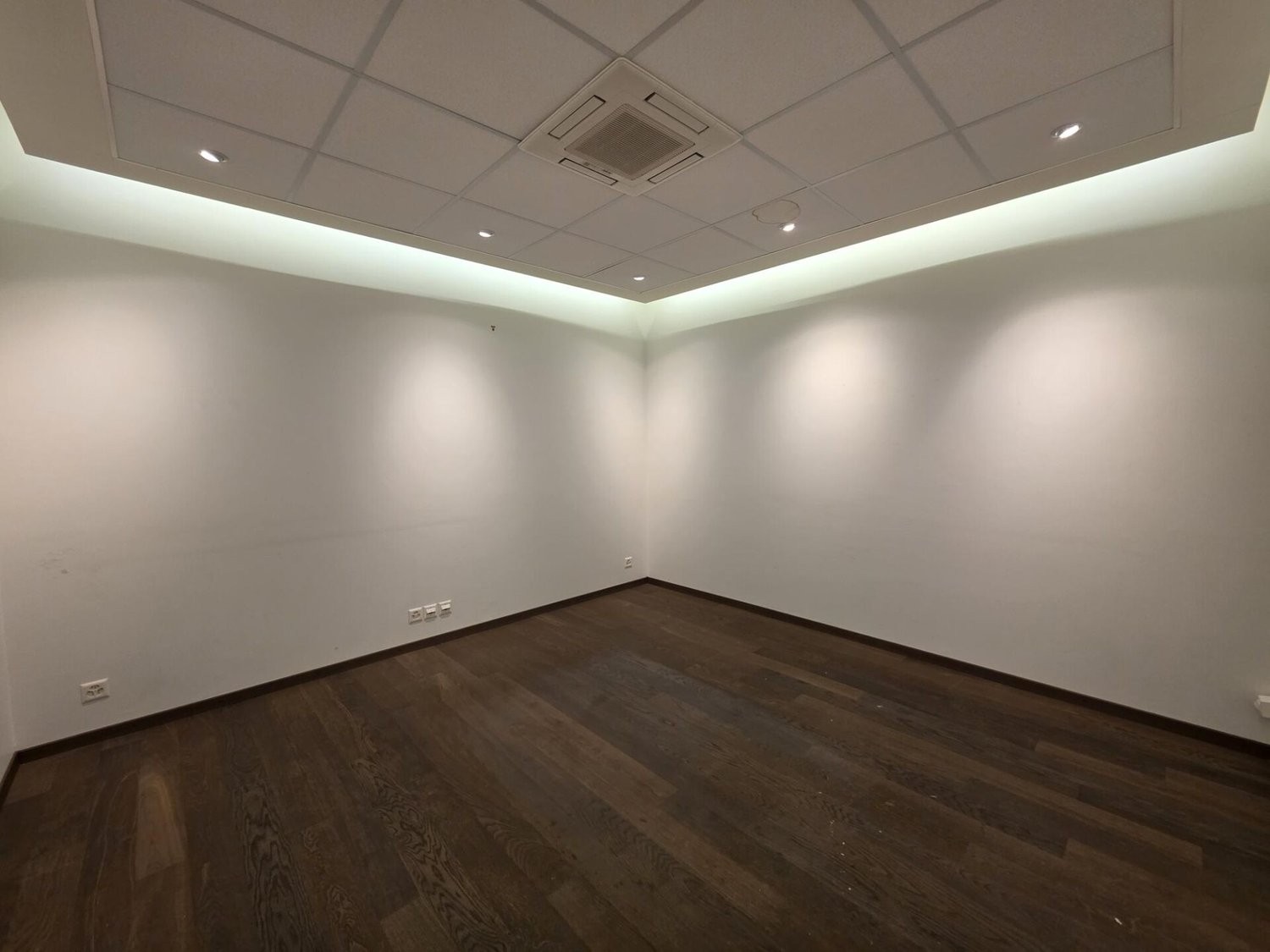 110m² Büro, Foto 6 von 10