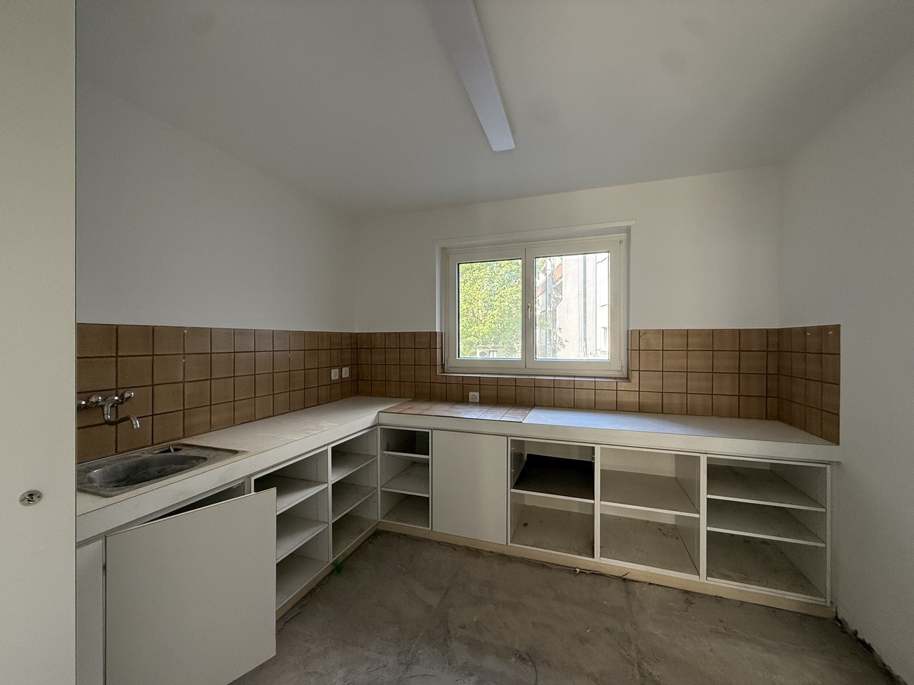 60m² office