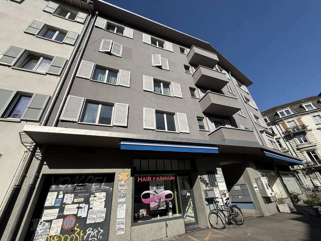 60m² office